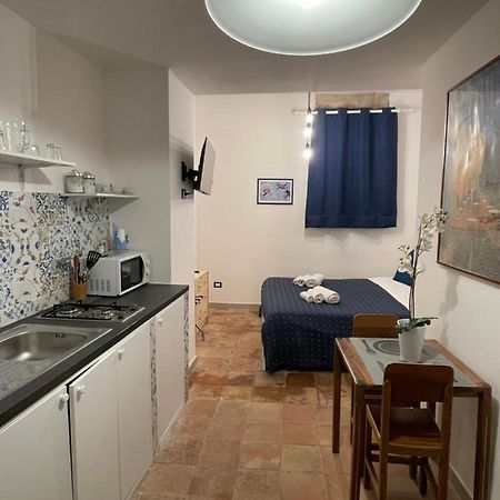 La Dimora Del Santo Apartment Наполи Екстериор снимка