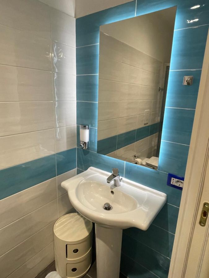 La Dimora Del Santo Apartment Наполи Екстериор снимка